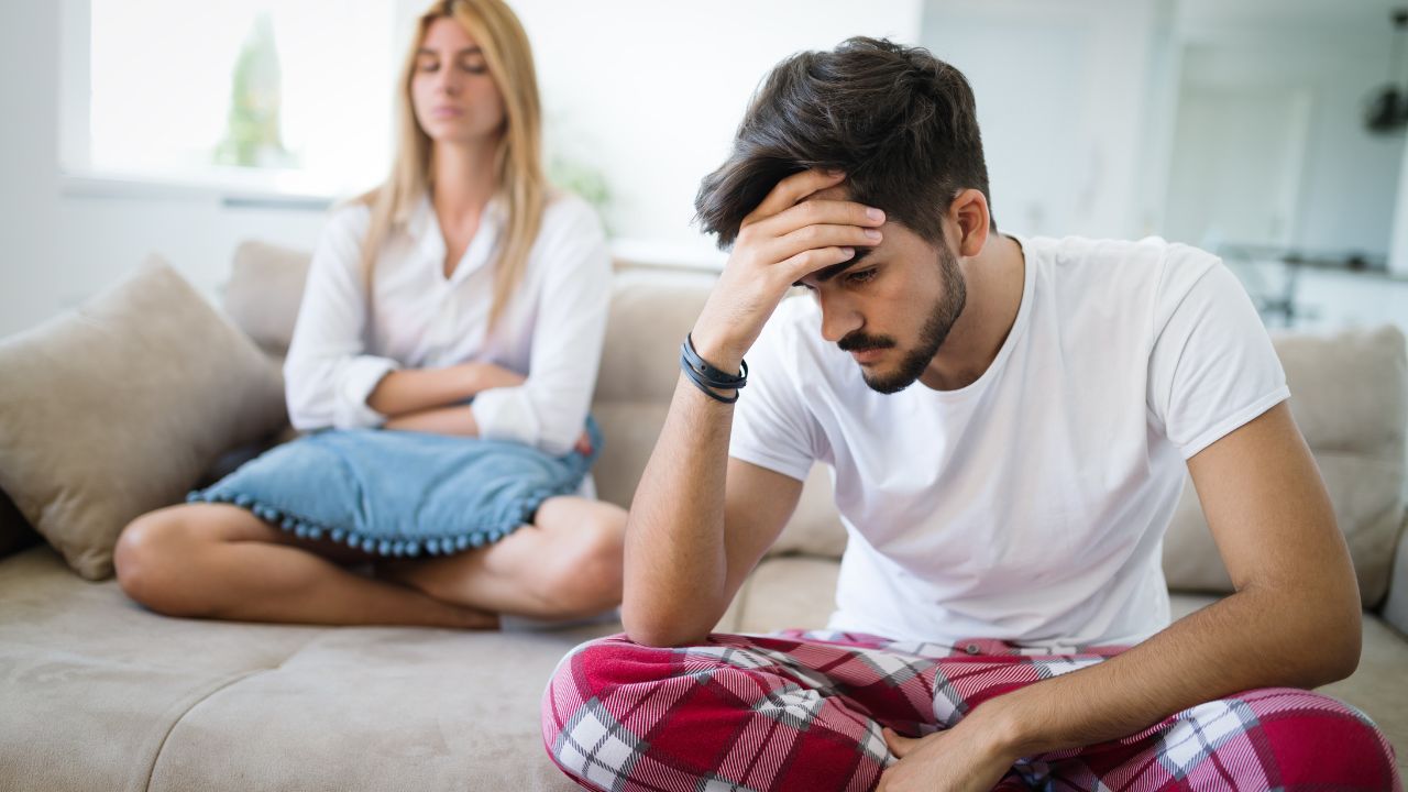 La pression de performance : Comment elle sabote ta sexualité et comment l’hypnose peut t’aider